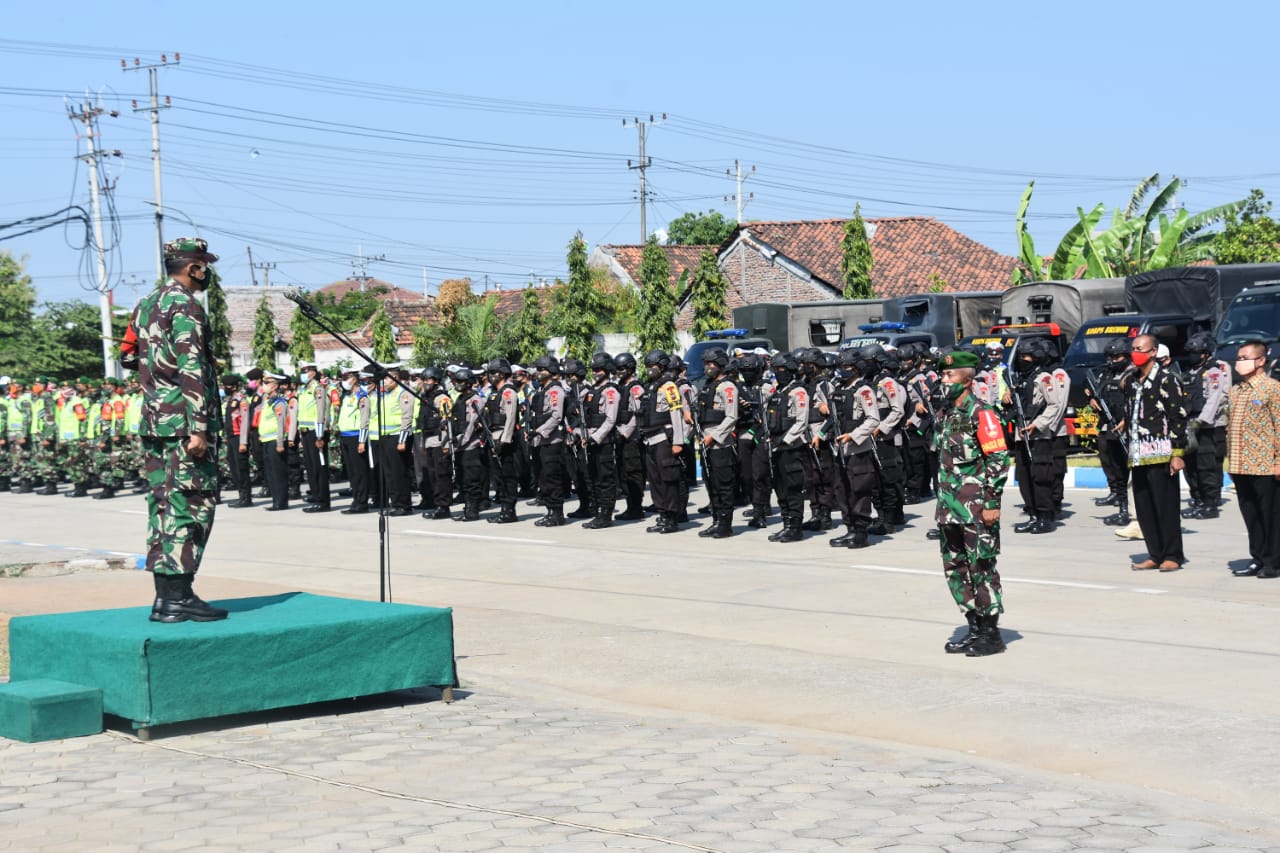 Korem 073/Makutarama Amankan Kunjungan Kerja Presiden RI Ke Wilayah Kab. Demak